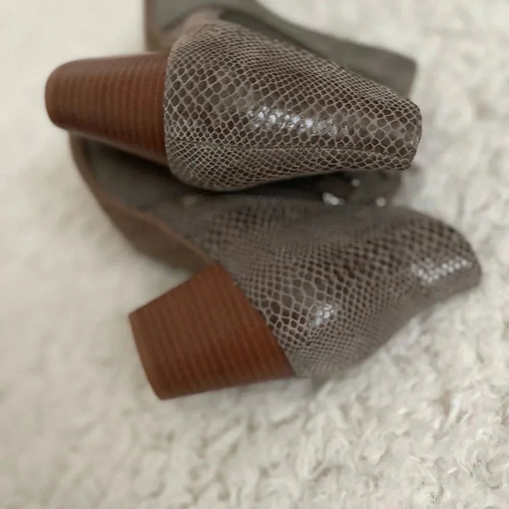 Vionic Anne booties